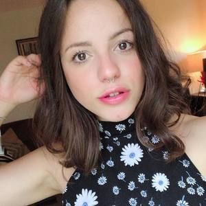 Meet your Posher, Priscila